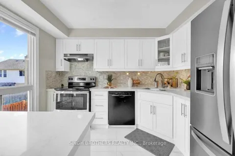 65 Elmvale Avenue, Brampton, ON L6Z 1A6
