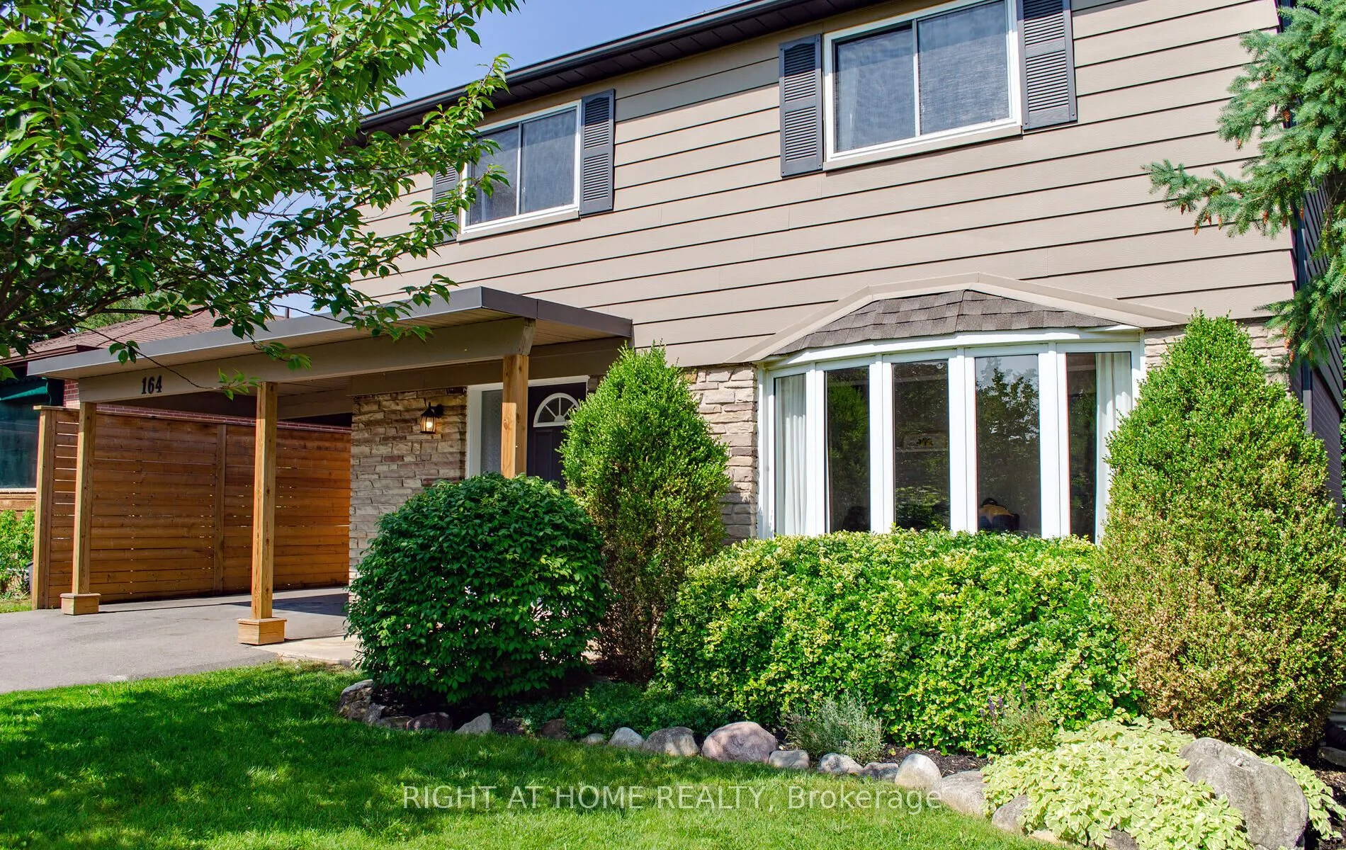 164 McMurchy Avenue, ON L6Y 1Y9