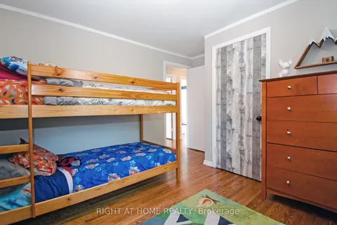 164 McMurchy Avenue, ON L6Y 1Y9