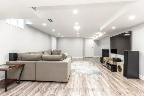 58 Bansbury Circle, Brampton, ON L6P 0H8