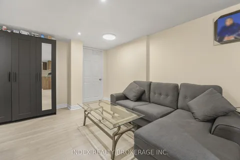 33 Timberwolf Road, Brampton, ON L6P 2B3