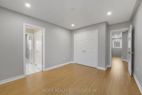 33 Timberwolf Road, Brampton, ON L6P 2B3