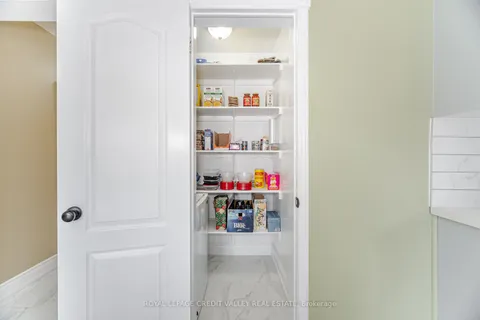8 Livingston Drive, ON L7C 1A7