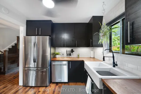 93 Elmvale Avenue, Brampton, ON L6Z 1A6