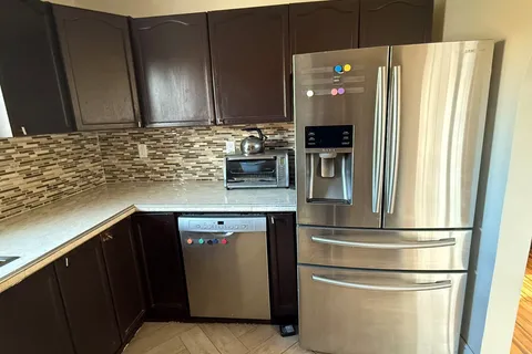 34 McMurchy Avenue, Brampton, ON L6X 1Y1