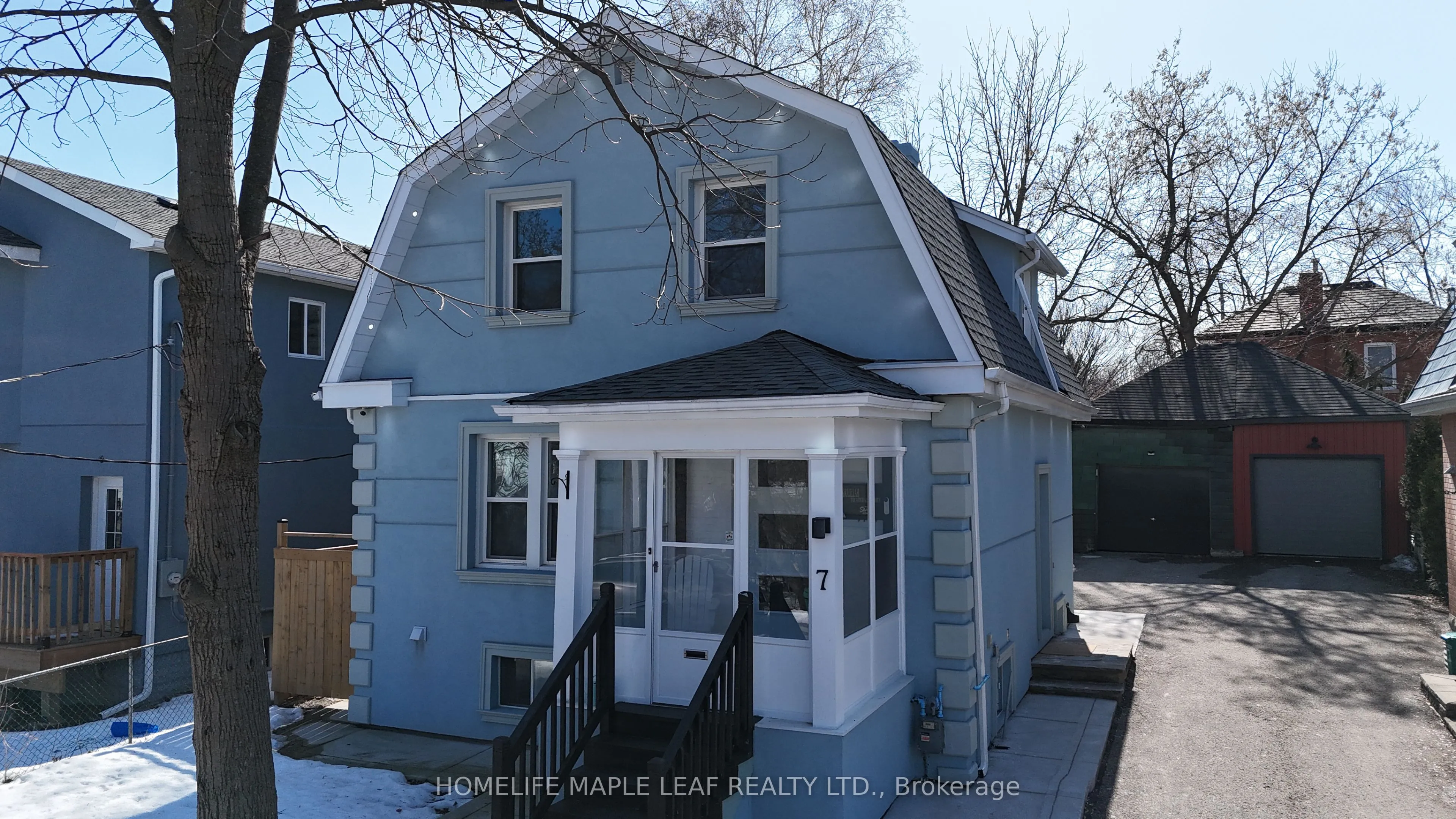 7 Lowes Avenue, ON L6X 1R8