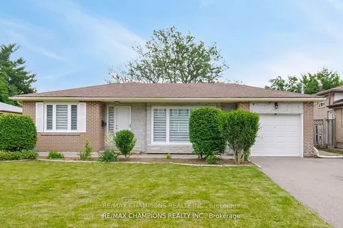53 Beechwood Crescent, Brampton, ON L6T 1X9