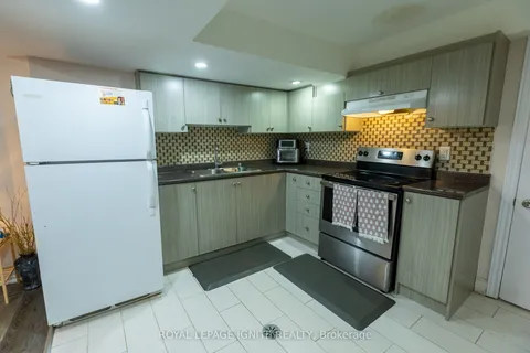 42 Wooliston Crescent, Brampton, ON L6Y 4J5