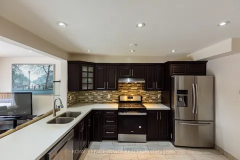 42 Wooliston Crescent, Brampton, ON L6Y 4J5