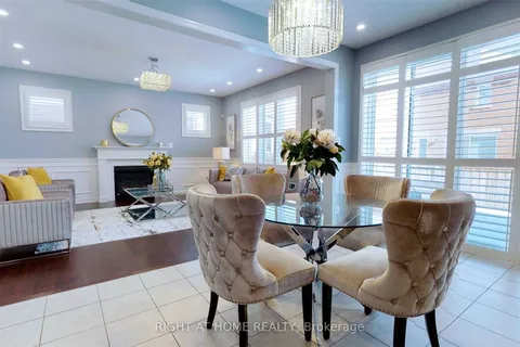 1368 Connaught Terrace, Milton, ON L9E 0B8