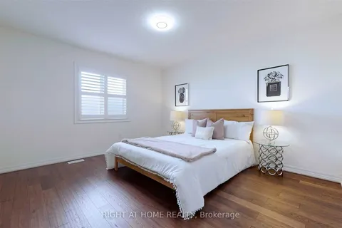 1368 Connaught Terrace, Milton, ON L9E 0B8