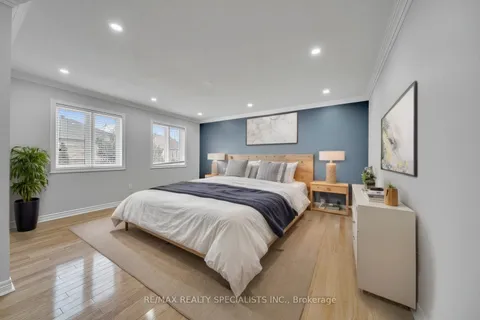 6843 Campbell Settlers Court, Mississauga, ON L5W 1B3