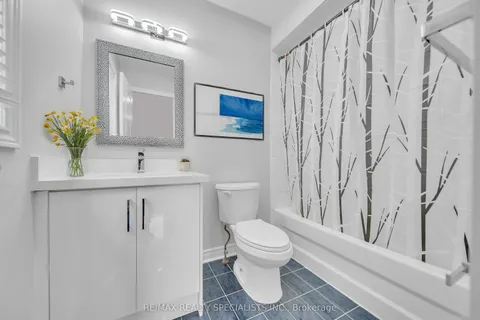 6843 Campbell Settlers Court, Mississauga, ON L5W 1B3