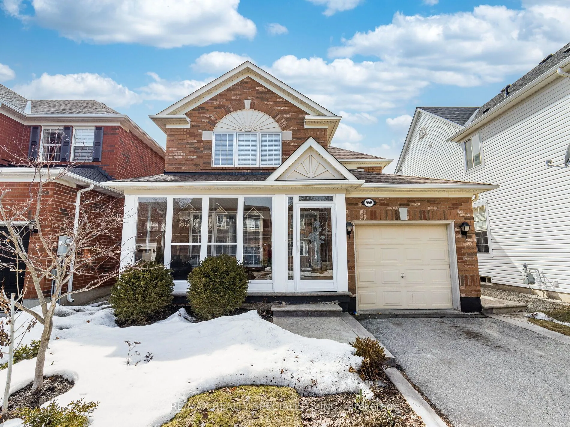 956 Huffman Crescent, ON L9T 6M7