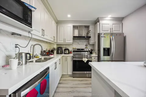 47 Woolenscote Circle, Toronto, ON M9V 4R6