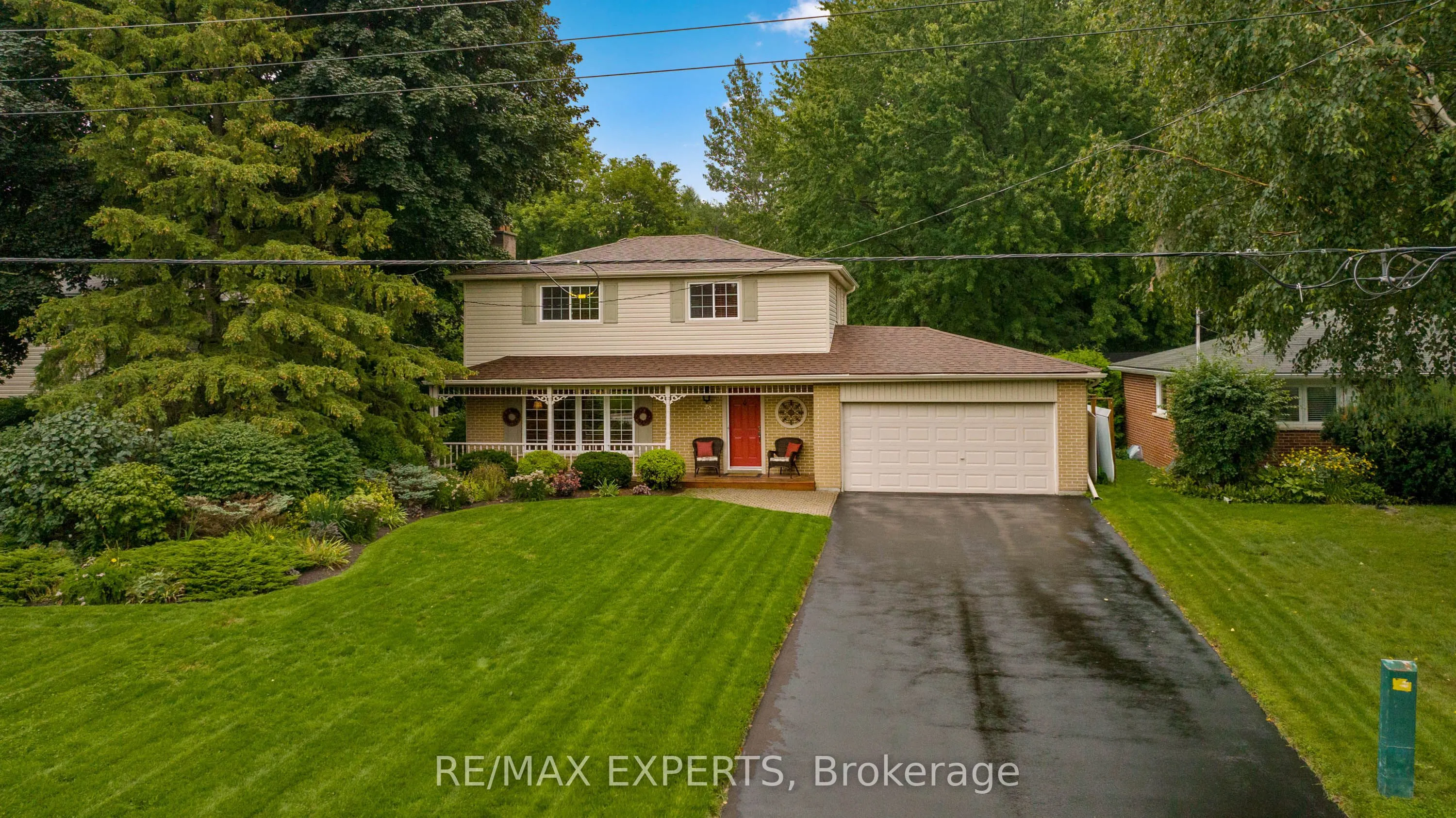 28 Hilltop Drive, Caledon, ON L7C 1K7