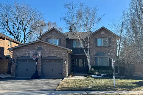 1350 Birchcliff Drive, Oakville, ON L6M 2A2