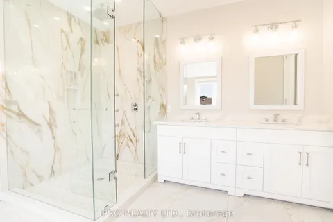 19 Maldaver Avenue, Mississauga, ON L5M 1W4