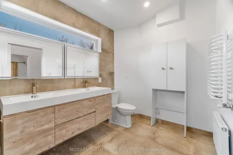 3015 Dundas Street, Burlington, ON L7M 0W3