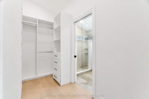 3015 Dundas Street, Burlington, ON L7M 0W3