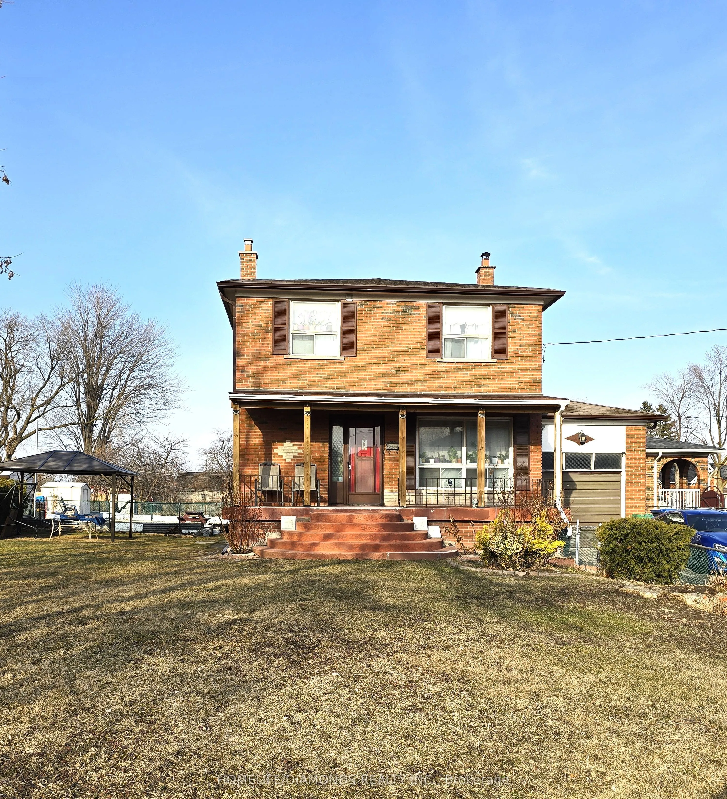 35 York Street, Mississauga, ON L4T 3M4