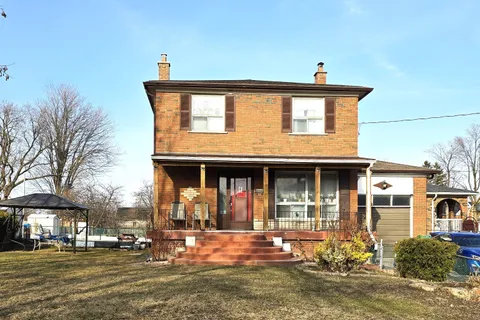 35 York Street, Mississauga, ON L4T 3M4