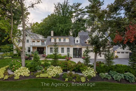 347 EAST HART Crescent, Burlington, ON L7N 1P8