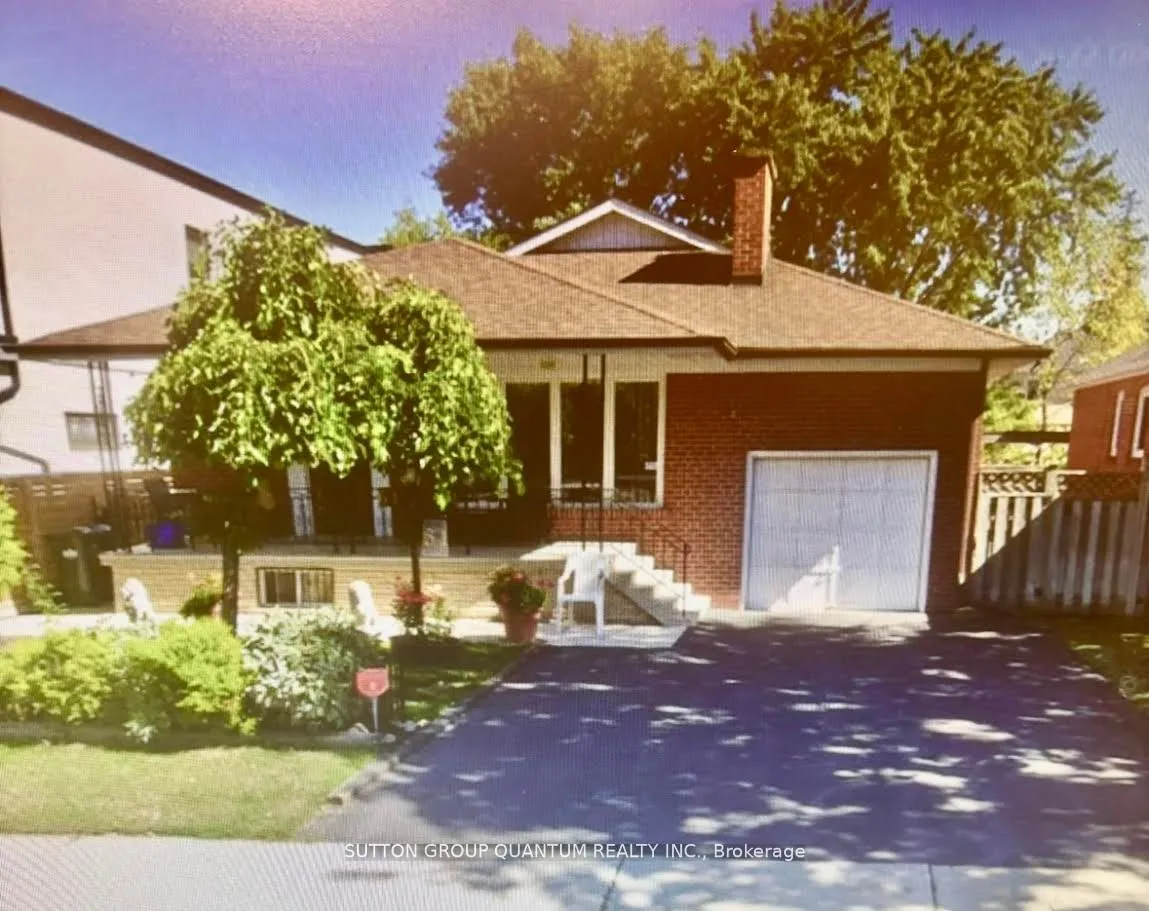 61 Forest Avenue, Mississauga, ON L5G 1L3