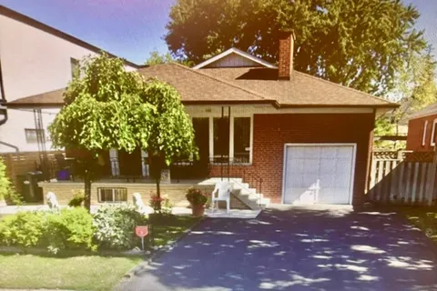 61 Forest Avenue, Mississauga, ON L5G 1L3