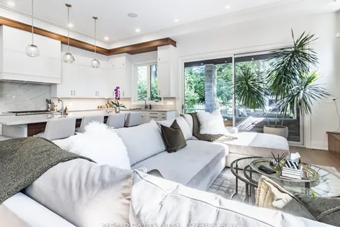 1254 Bramblewood Lane, Mississauga, ON L5H 1M1