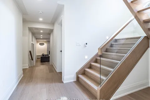 1254 Bramblewood Lane, Mississauga, ON L5H 1M1