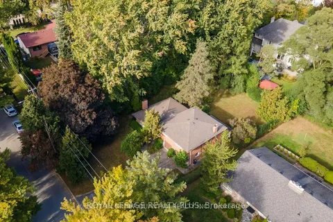 2113 Stonehouse Crescent, Mississauga, ON L5H 3H9
