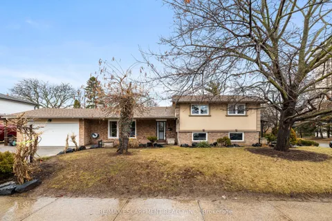 1045 Bloor Street, Mississauga, ON L4Y 2N3