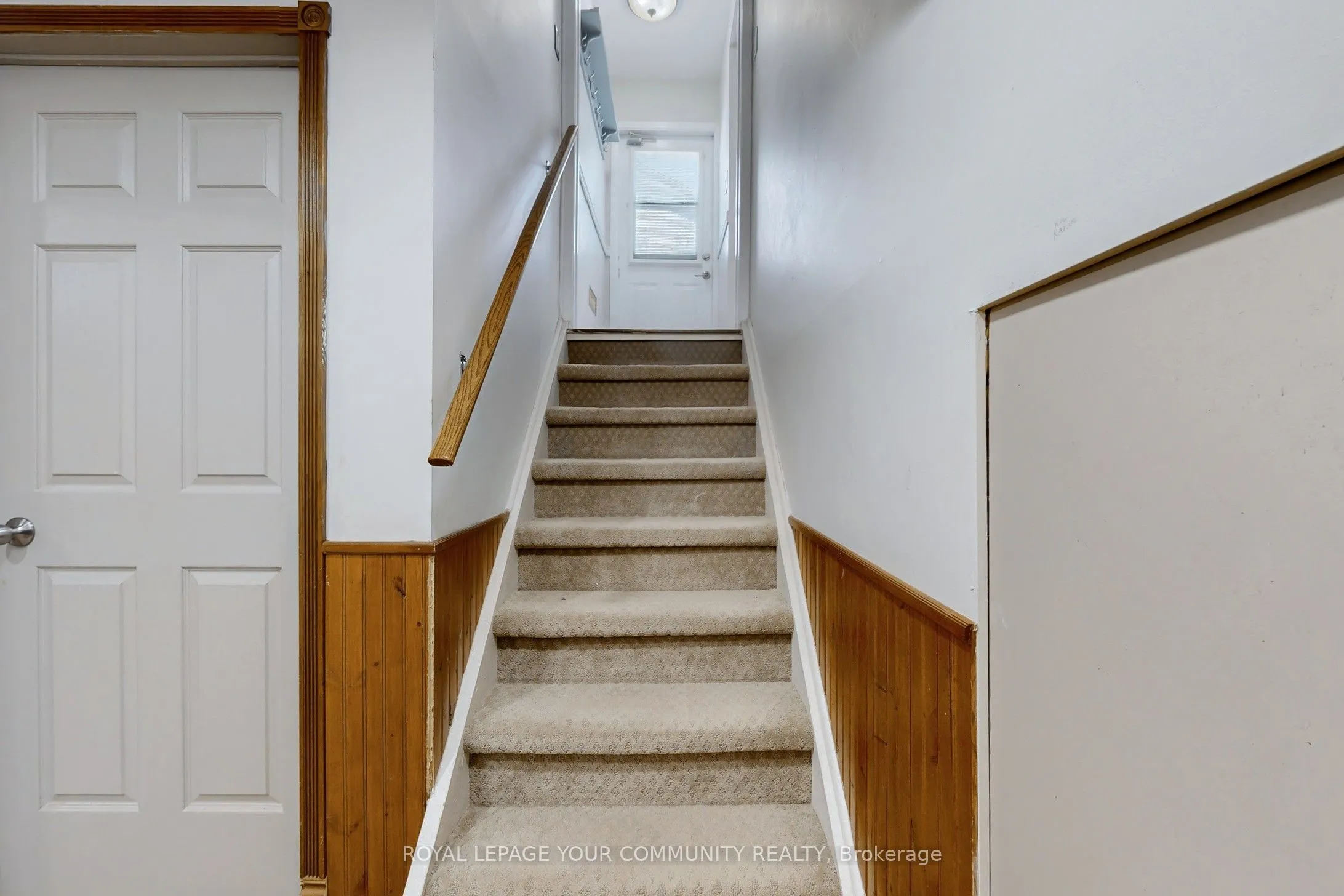387 Yale Crescent, Oakville, ON L6L 3L6
