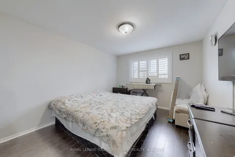 387 Yale Crescent, Oakville, ON L6L 3L6