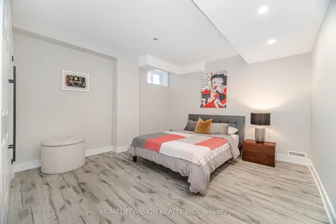 1298 Bunsden Avenue, Mississauga, ON L5H 3T9