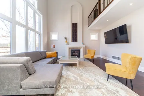 3420 MISTWELL Crescent, Oakville, ON L6L 0A3