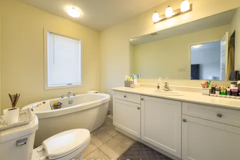 888 Sumac Crescent, Milton, ON L9E 1R7