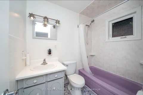 2966 Islington Avenue, Toronto, ON M9L 2K6