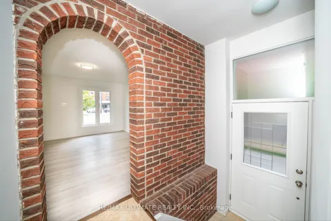 2966 Islington Avenue, Toronto, ON M9L 2K6