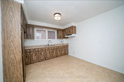 2966 Islington Avenue, Toronto, ON M9L 2K6