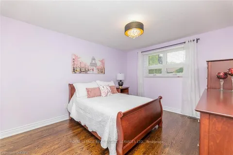 2123 Kawartha Crescent, Mississauga, ON L5H 3P8