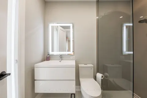 105 Tenth Street, Toronto, ON M8V 3E9