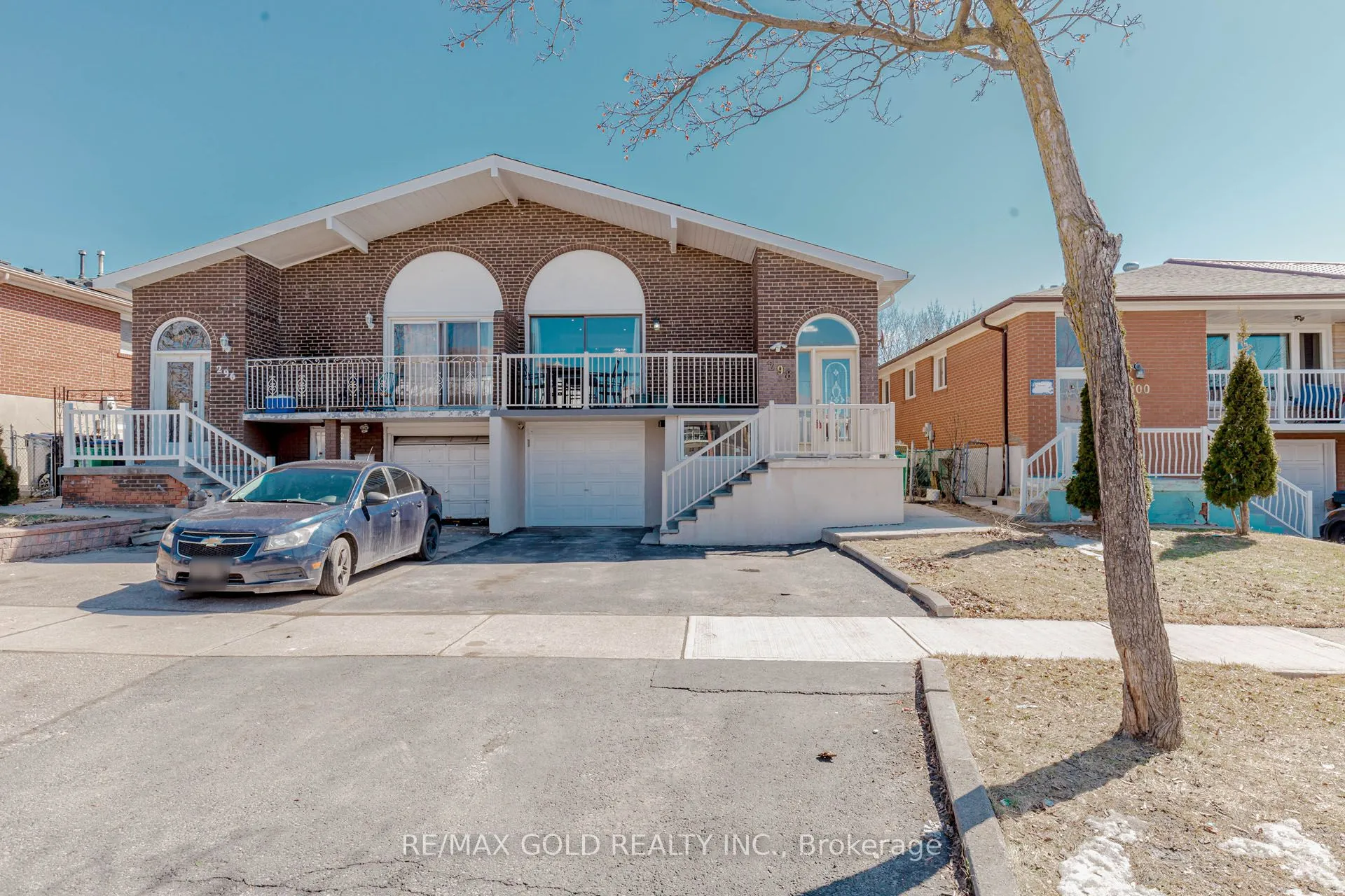 298 Royal Salisbury Way, Brampton, ON L6V 3G5