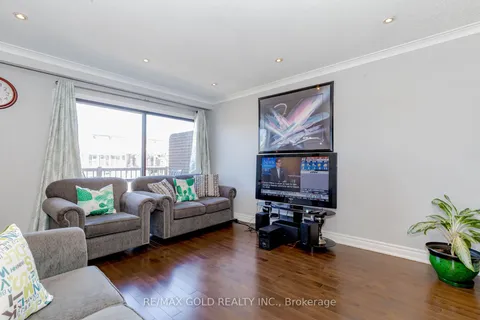 298 Royal Salisbury Way, Brampton, ON L6V 3G5
