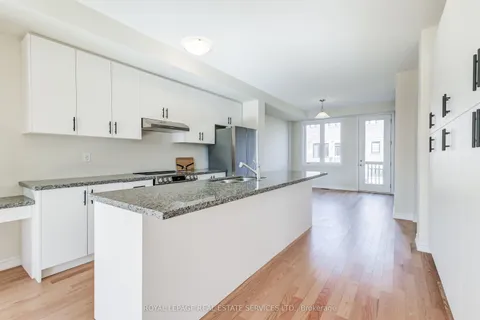 1387 Almonte Drive, Burlington, ON L7P 0V6