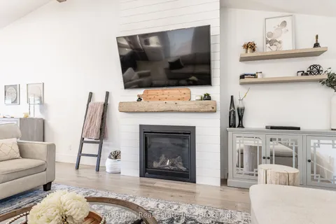 2560 2 Side Road, Burlington, ON L7R 1E5