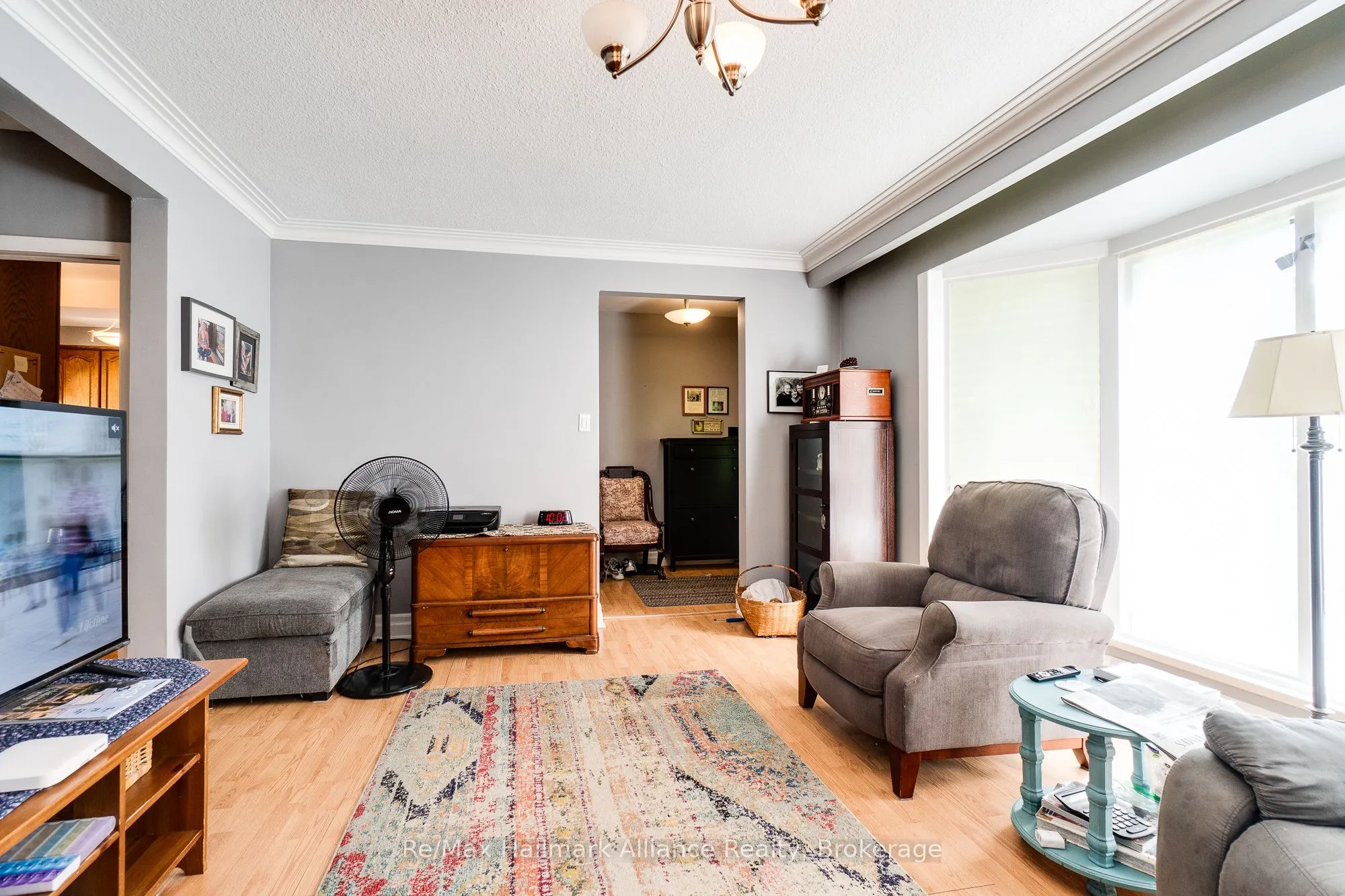 398 Tennyson Drive, Oakville, ON L6L 3Z1