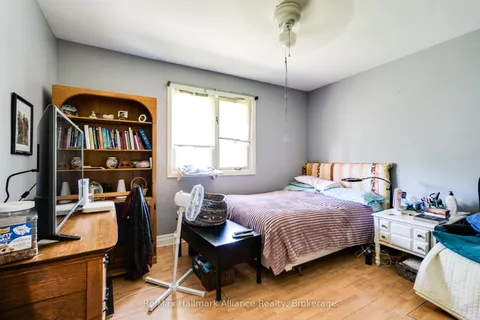 398 Tennyson Drive, Oakville, ON L6L 3Z1