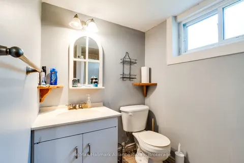 398 Tennyson Drive, Oakville, ON L6L 3Z1